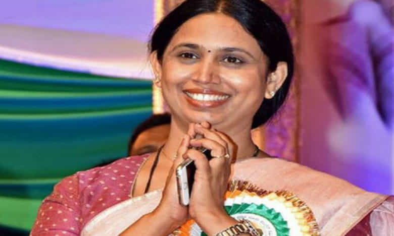 ಭಿಕ್ಷೆ ಬೇಡಿ ಕೇಂದ್ರದ ಕಣ್ಣು ತೆರೆಸುತ್ತೇನೆ -ಲಕ್ಷ್ಮಿ ಹೆಬ್ಬಾಳ್ಕರ್ ಭಿಕ್ಷೆ ಬೇಡಿ ಕೇಂದ್ರದ ಕಣ್ಣು ತೆರೆಸುತ್ತೇನೆ -ಲಕ್ಷ್ಮಿ ಹೆಬ್ಬಾಳ್ಕರ್