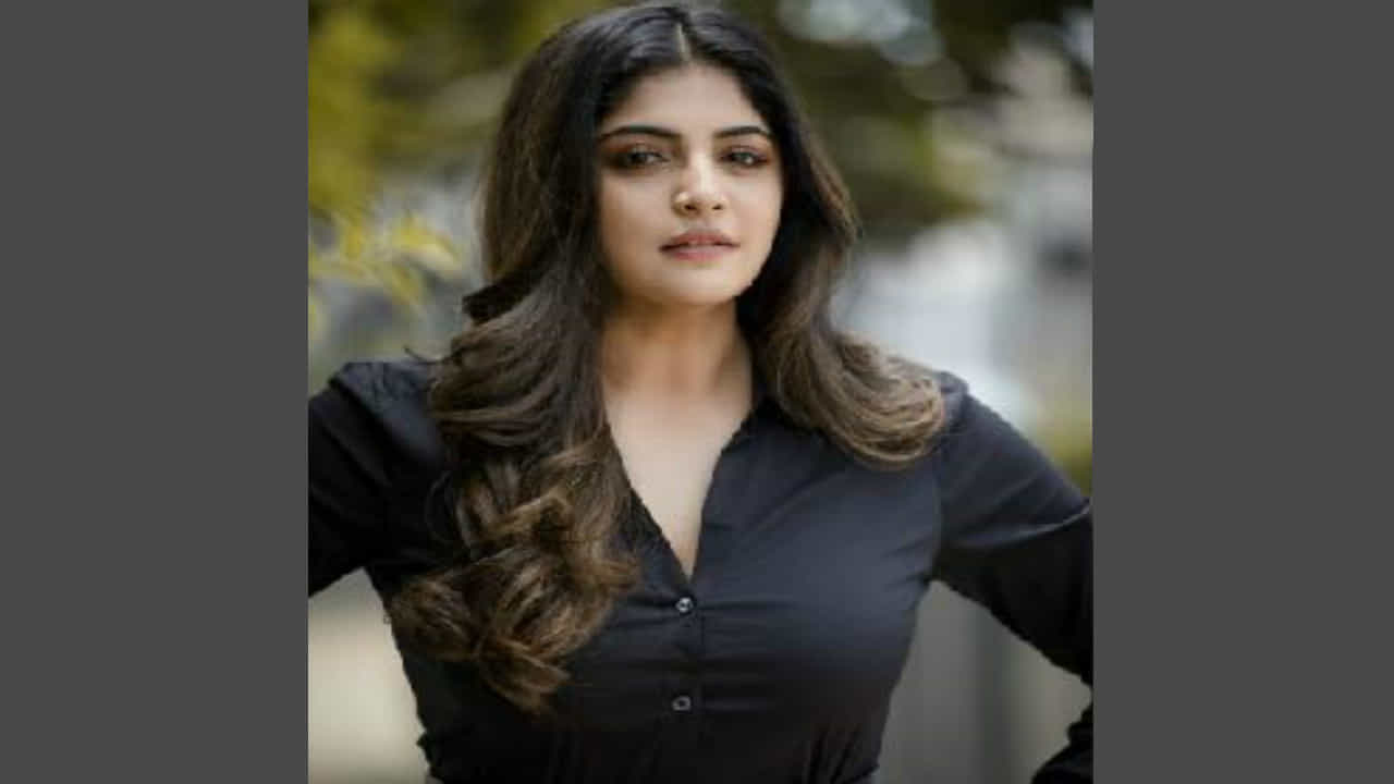 ಮಲೆಯಾಳಂ ನಟಿ ಮಂಜಿಮಾ ಮೋಹನ್ ಬ್ಯೂಟಿ ಸೀಕ್ರೆಟ್ ಏನು ಗೊತ್ತಾ? ಮಲೆಯಾಳಂ ನಟಿ ಮಂಜಿಮಾ ಮೋಹನ್ ಬ್ಯೂಟಿ ಸೀಕ್ರೆಟ್ ಏನು ಗೊತ್ತಾ?