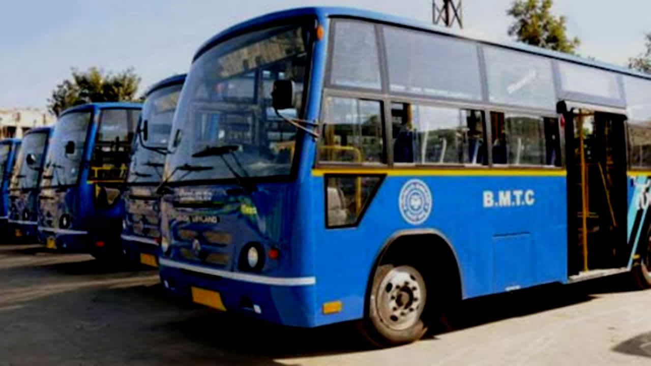 ಸೋಮವಾರದಿಂದ ರೋಡಿಗಿಳಿಯಲಿವೆ ಬಿಎಂಟಿಸಿ ಬಸ್, ಆದ್ರೆ ಕಂಡೀಷನ್ಸ್ ಅಪ್ಲೆ! ಸೋಮವಾರದಿಂದ ರೋಡಿಗಿಳಿಯಲಿವೆ ಬಿಎಂಟಿಸಿ ಬಸ್, ಆದ್ರೆ ಕಂಡೀಷನ್ಸ್ ಅಪ್ಲೆ!
