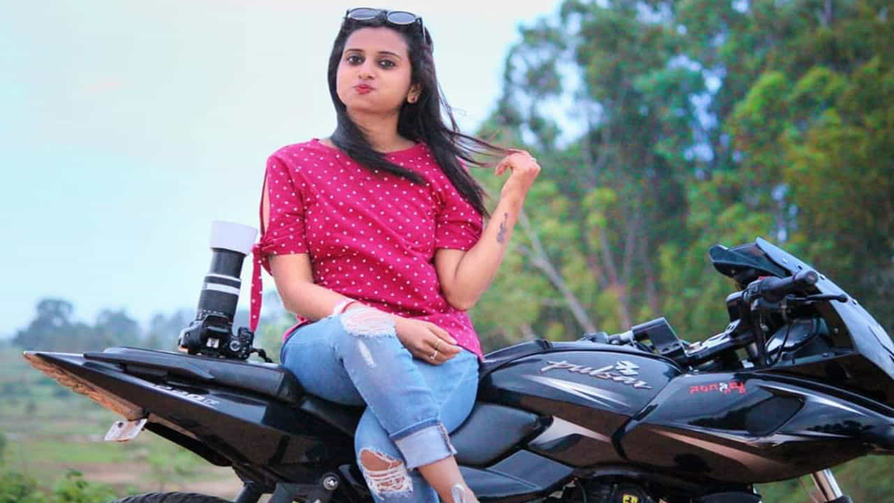 ಹಾಸನ: ಖಾಸಗಿ ಹೋಟೆಲ್ನಲ್ಲಿ ಯುವತಿ ಅನುಮಾನಾಸ್ಪದ ಸಾವು, ಆತ್ಮಹತ್ಯೆಯಾ? ಹಾಸನ: ಖಾಸಗಿ ಹೋಟೆಲ್ನಲ್ಲಿ ಯುವತಿ ಅನುಮಾನಾಸ್ಪದ ಸಾವು, ಆತ್ಮಹತ್ಯೆಯಾ?
