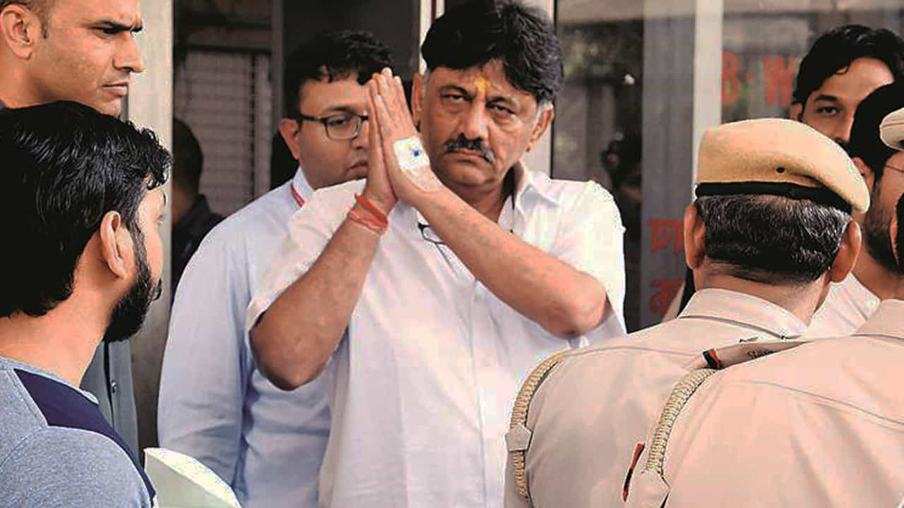 ‘ನಾನು ವಿಕ್ಟರಿ ಸಿಂಬಲ್ ತೋರಿಸಿಕೊಂಡು ಬಂದಿಲ್ಲ, ಜನರಿಗೆ ಕೈ ಮುಗಿದುಕೊಂಡು ಬಂದಿದ್ದೆ’ ‘ನಾನು ವಿಕ್ಟರಿ ಸಿಂಬಲ್ ತೋರಿಸಿಕೊಂಡು ಬಂದಿಲ್ಲ, ಜನರಿಗೆ ಕೈ ಮುಗಿದುಕೊಂಡು ಬಂದಿದ್ದೆ’