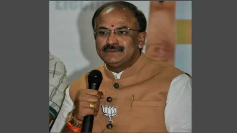 ಕನ್ನಡವನ್ನು ಕೀಳಾಗಿ ಬಿಂಬಿಸಿದ ಗೂಗಲ್ ವಿರುದ್ಧ ಕಾನೂನು ಕ್ರಮ: ಕನ್ನಡ ಮತ್ತು ಸಂಸ್ಕೃತಿ ಸಚಿವ ಅರವಿಂದ ಲಿಂಬಾವಳಿ ಕನ್ನಡವನ್ನು ಕೀಳಾಗಿ ಬಿಂಬಿಸಿದ ಗೂಗಲ್ ವಿರುದ್ಧ ಕಾನೂನು ಕ್ರಮ: ಕನ್ನಡ ಮತ್ತು ಸಂಸ್ಕೃತಿ ಸಚಿವ ಅರವಿಂದ ಲಿಂಬಾವಳಿ