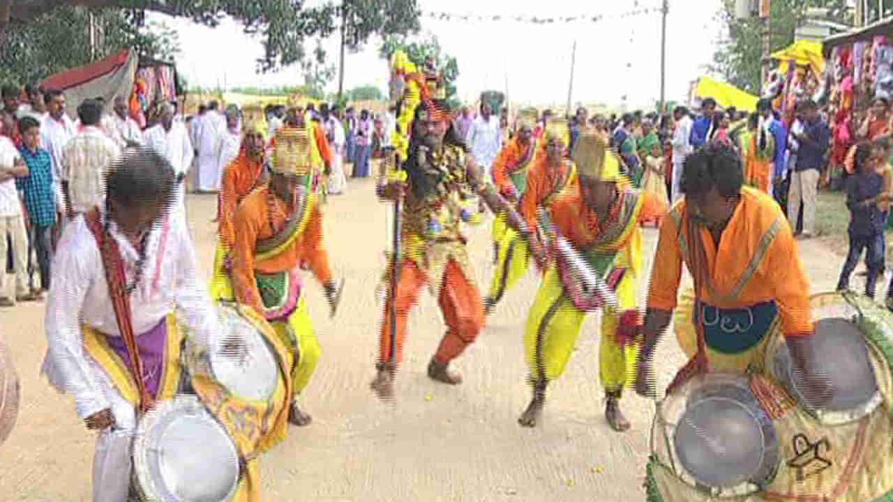 ದುರ್ಗದಲ್ಲಿ ಸುಗ್ಗಿ ಕಾಲದ ಮೊದಲ ಜಾತ್ರೆ, ಉತ್ಸವ ಆಚರಿಸಿ ಸಂಭ್ರಮಿಸಿದ ಜನ