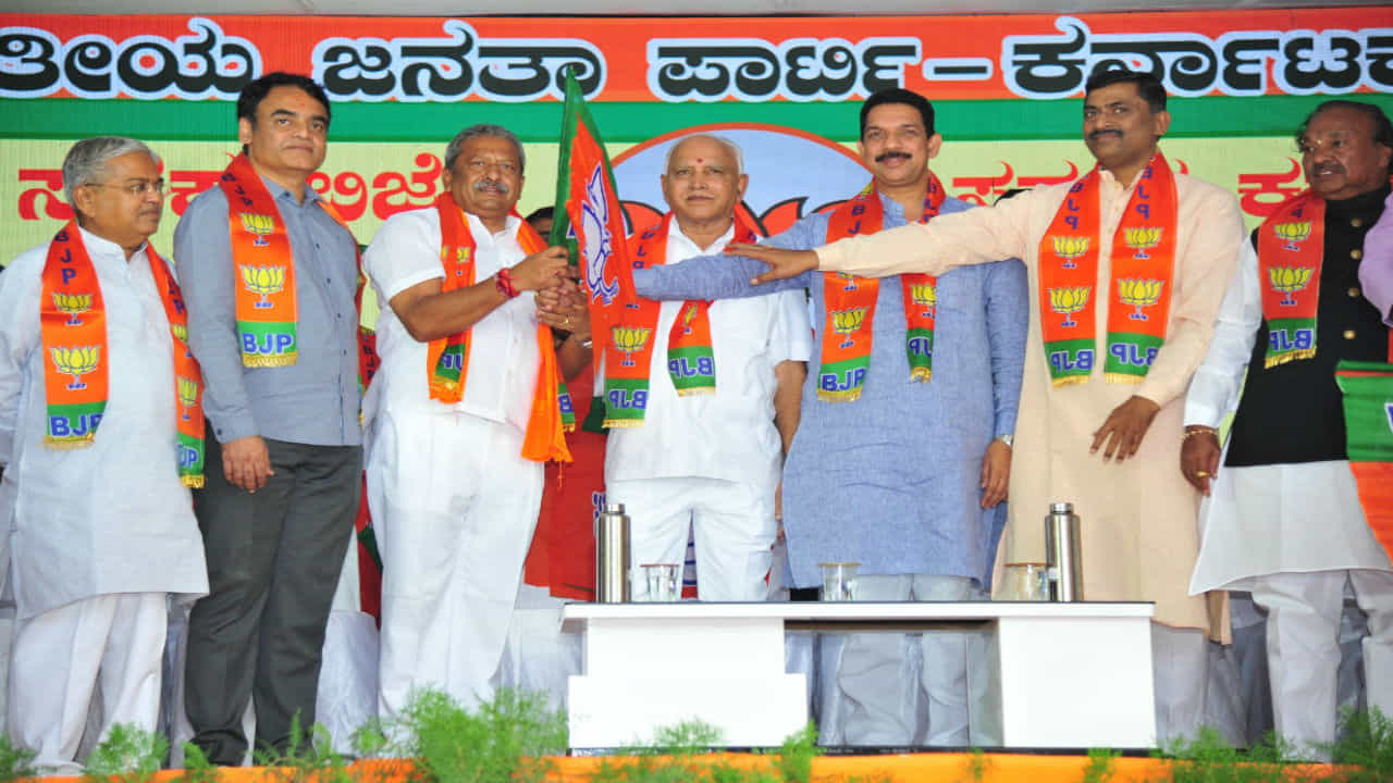 ನೀವಿನ್ನು ಅನರ್ಹರಲ್ಲ; ನೀವೆಲ್ಲಾ ಭಾವಿ ಶಾಸಕರು, ಭಾವಿ ಸಚಿವರು: BSY ನೀವಿನ್ನು ಅನರ್ಹರಲ್ಲ; ನೀವೆಲ್ಲಾ ಭಾವಿ ಶಾಸಕರು, ಭಾವಿ ಸಚಿವರು: BSY