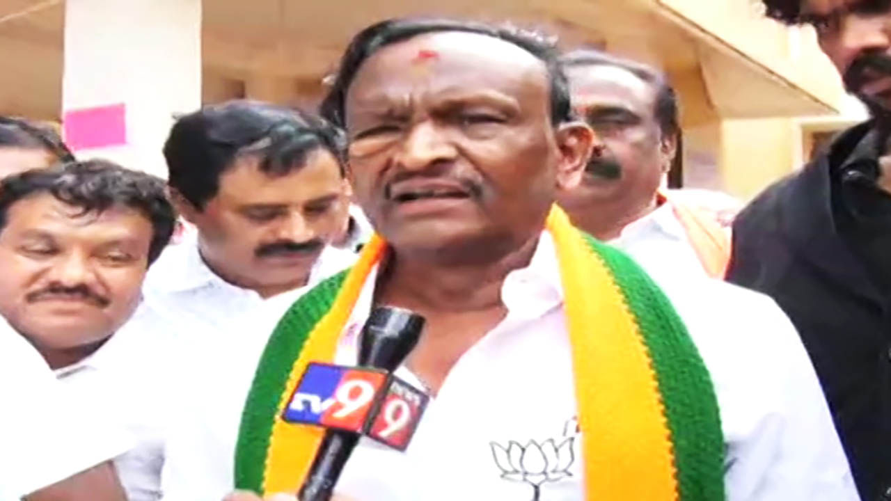 ಮಾಧ್ಯಮಗಳ ಮುಂದೆ ಬರುವಂತೆ ಸಿದ್ದುಗೆ ಎಂಟಿಬಿ ಓಪನ್ ಚಾಲೆಂಜ್ ಮಾಧ್ಯಮಗಳ ಮುಂದೆ ಬರುವಂತೆ ಸಿದ್ದುಗೆ ಎಂಟಿಬಿ ಓಪನ್ ಚಾಲೆಂಜ್