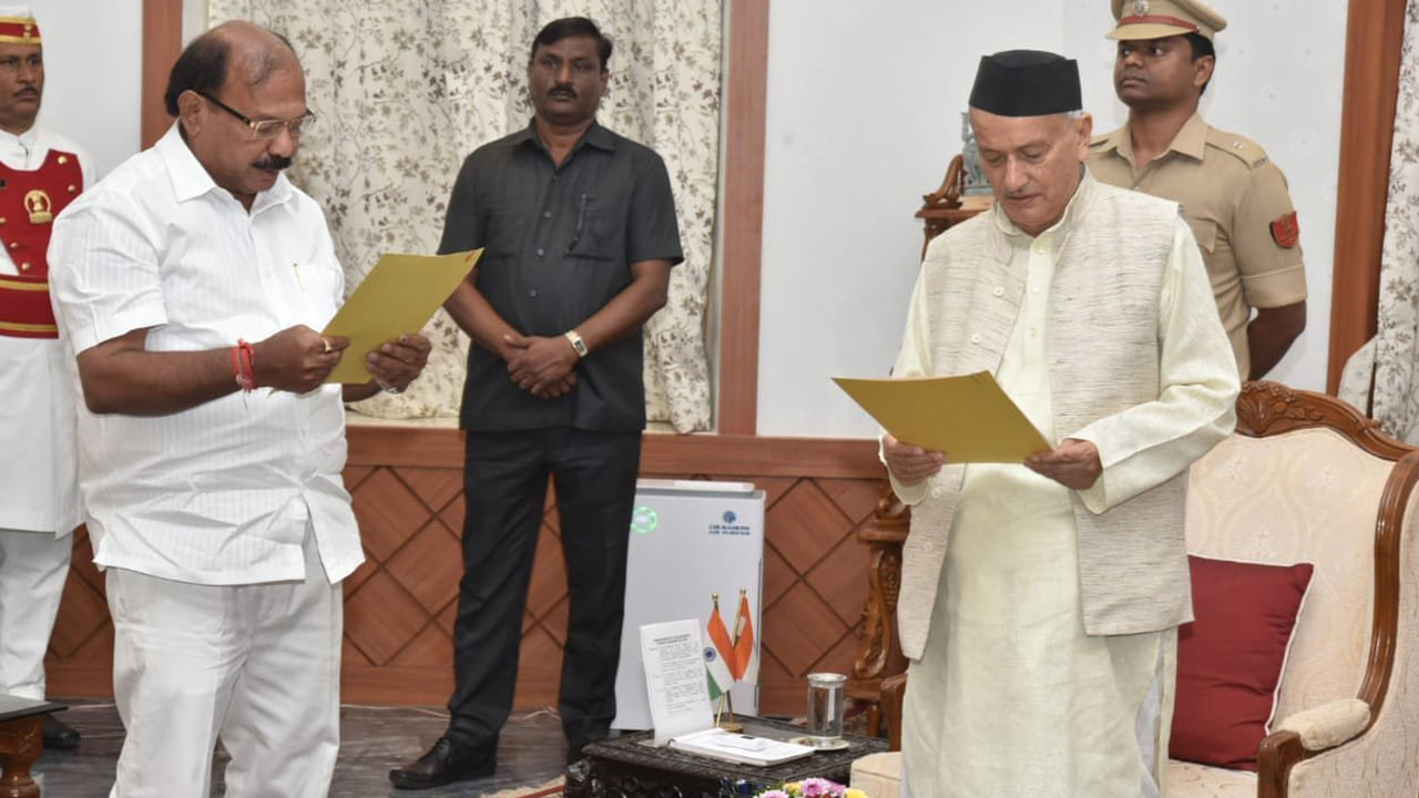 ಇಂದು ನೂತನ ಶಾಸಕರ ಪದಗ್ರಹಣ: ನಾಳೆ ಸಿಎಂ ಆಗಿ ಉದ್ಧವ್ ಠಾಕ್ರೆ ಪ್ರಮಾಣ ವಚನ ಇಂದು ನೂತನ ಶಾಸಕರ ಪದಗ್ರಹಣ: ನಾಳೆ ಸಿಎಂ ಆಗಿ ಉದ್ಧವ್ ಠಾಕ್ರೆ ಪ್ರಮಾಣ ವಚನ