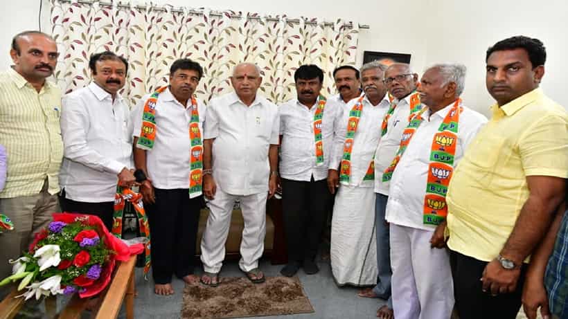 ಕೆಆರ್ ಪೇಟೆಯಲ್ಲಿ ಮಿನಿ ಆಪರೇಶನ್ ಕಮಲ, ಇಬ್ಬರು ಮುಖಂಡರು ಬಿಜೆಪಿಗೆ