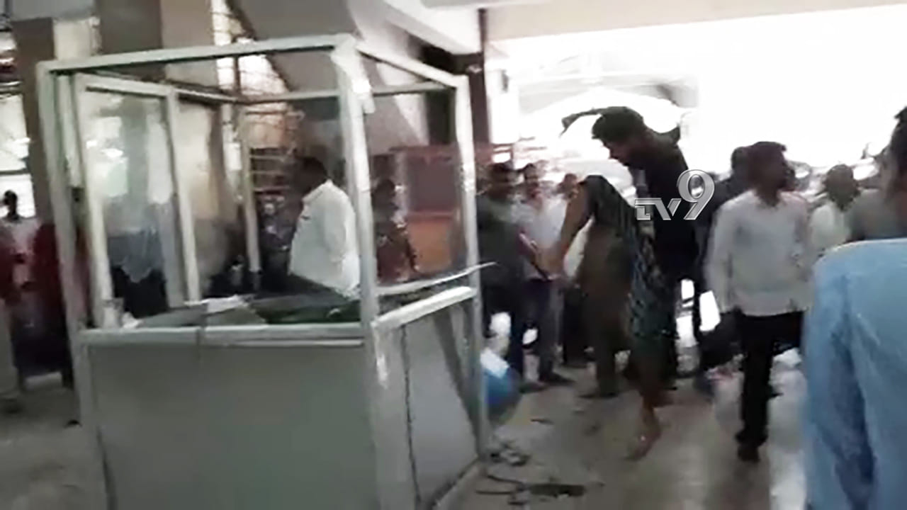 ರೇಸ್ ಕ್ಯಾನ್ಸಲ್, ಪಂಟರ್ಗಳಿಂದ ಎಲ್ಲಾ ಪೀಸ್ ಪೀಸ್! ಏನದು BTC ಅವಾಂತರ? ರೇಸ್ ಕ್ಯಾನ್ಸಲ್, ಪಂಟರ್ಗಳಿಂದ ಎಲ್ಲಾ ಪೀಸ್ ಪೀಸ್! ಏನದು BTC ಅವಾಂತರ?