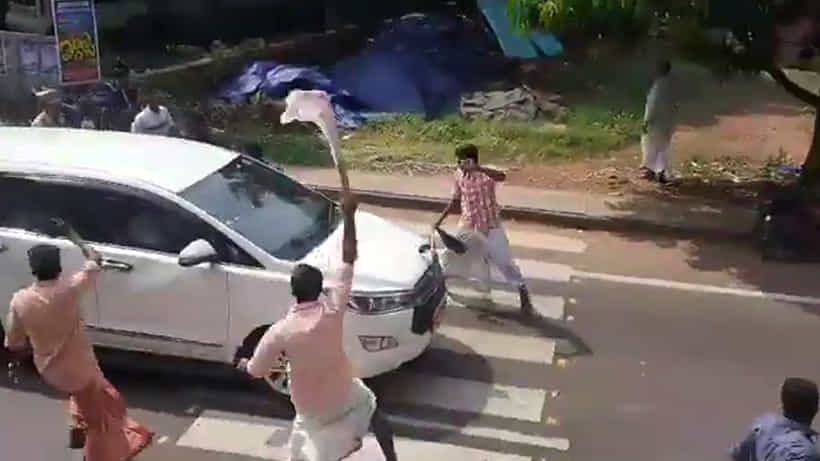 ಕೇರಳದಲ್ಲಿ ಯಡಿಯೂರಪ್ಪ ಮೇಲೆ ಹಲ್ಲೆಗೆ ಭಾರಿ ಯತ್ನ, ಬಿಎಸ್ವೈ ಸ್ವಲ್ಪದರಲ್ಲಿ ಬಚಾವ್