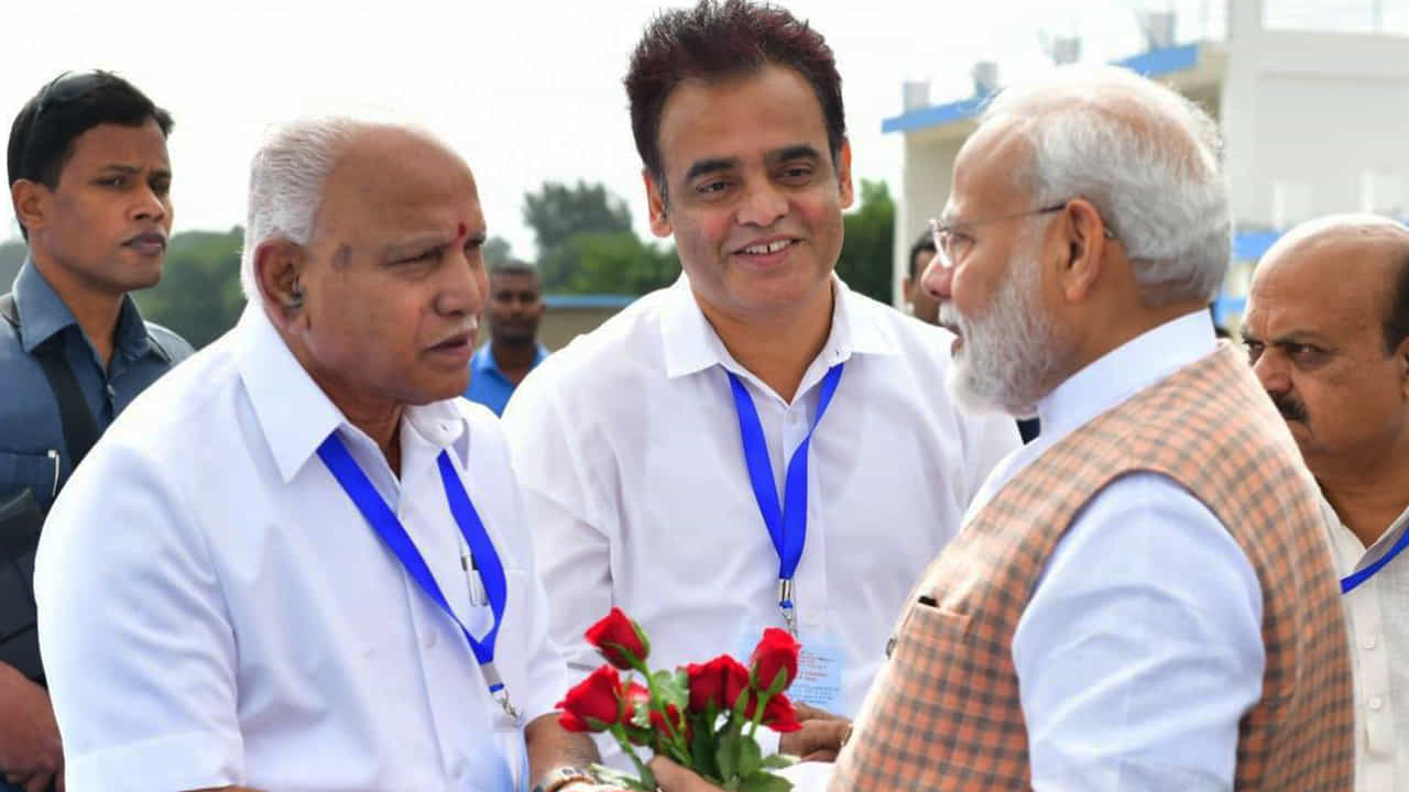ಬೈಎಲೆಕ್ಷನ್ನಲ್ಲಿ ಅಧಿಕ ಸ್ಥಾನ, ಬಿಎಸ್ವೈ ಜೊತೆ ದೂರವಾಣಿಯಲ್ಲಿ ಮೋದಿ ಮಾತು ಬೈಎಲೆಕ್ಷನ್ನಲ್ಲಿ ಅಧಿಕ ಸ್ಥಾನ, ಬಿಎಸ್ವೈ ಜೊತೆ ದೂರವಾಣಿಯಲ್ಲಿ ಮೋದಿ ಮಾತು