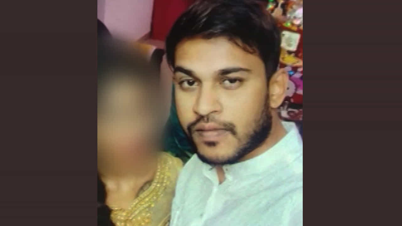 ಪ್ರಿಯಕರನ ಜೊತೆ ಸೇರಿ ತಂದೆಯನ್ನೇ ಹತ್ಯೆ ಮಾಡಿದ ಅಪ್ರಾಪ್ತೆ ಪ್ರಿಯಕರನ ಜೊತೆ ಸೇರಿ ತಂದೆಯನ್ನೇ ಹತ್ಯೆ ಮಾಡಿದ ಅಪ್ರಾಪ್ತೆ