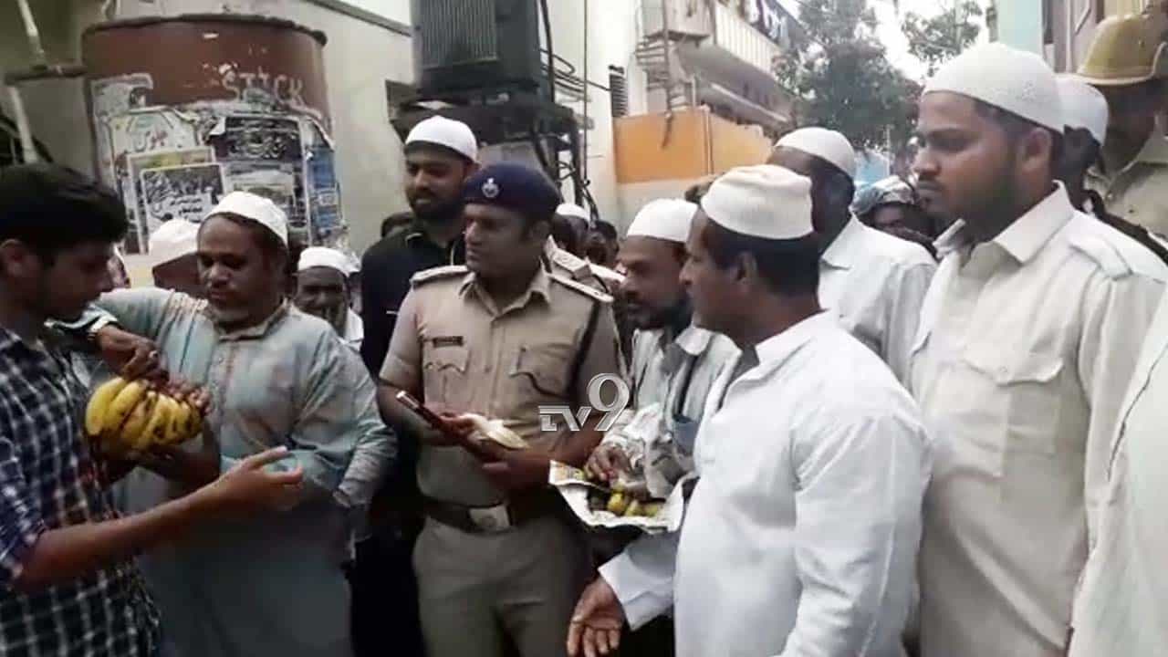 ಬೆಂಗಳೂರಿನಲ್ಲಿ ಶಾಂತಿ ಕಾಪಾಡುವಂತೆ ಡಿಸಿಪಿ ಶಶಿಕುಮಾರ್ ಮನವಿ ಬೆಂಗಳೂರಿನಲ್ಲಿ ಶಾಂತಿ ಕಾಪಾಡುವಂತೆ ಡಿಸಿಪಿ ಶಶಿಕುಮಾರ್ ಮನವಿ