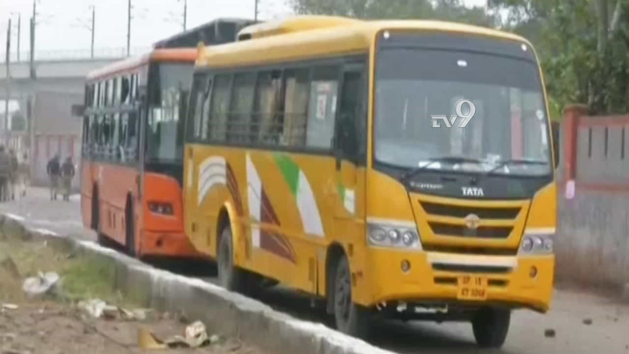 ಪೌರತ್ವ ತಿದ್ದುಪಡಿ ಕಾಯ್ದೆ ವಿರೋಧಿ ಪ್ರತಿಭಟನೆ: ದೆಹಲಿಯಲ್ಲಿ ಮತ್ತೆ ಭುಗಿಲೆದ್ದ ಹಿಂಸಾಚಾರ ಪೌರತ್ವ ತಿದ್ದುಪಡಿ ಕಾಯ್ದೆ ವಿರೋಧಿ ಪ್ರತಿಭಟನೆ: ದೆಹಲಿಯಲ್ಲಿ ಮತ್ತೆ ಭುಗಿಲೆದ್ದ ಹಿಂಸಾಚಾರ