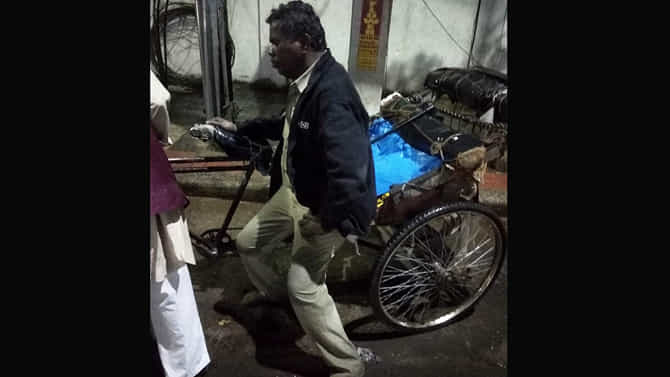 ಮದ್ಯದ ಅಮಲಿನಲ್ಲಿ ಹಾಡಿ ಉರುಳಾಡಿ ಬೀದಿರಂಪ ಮಾಡಿದ ಪೇದೆ ಸಸ್ಪೆಂಡ್​