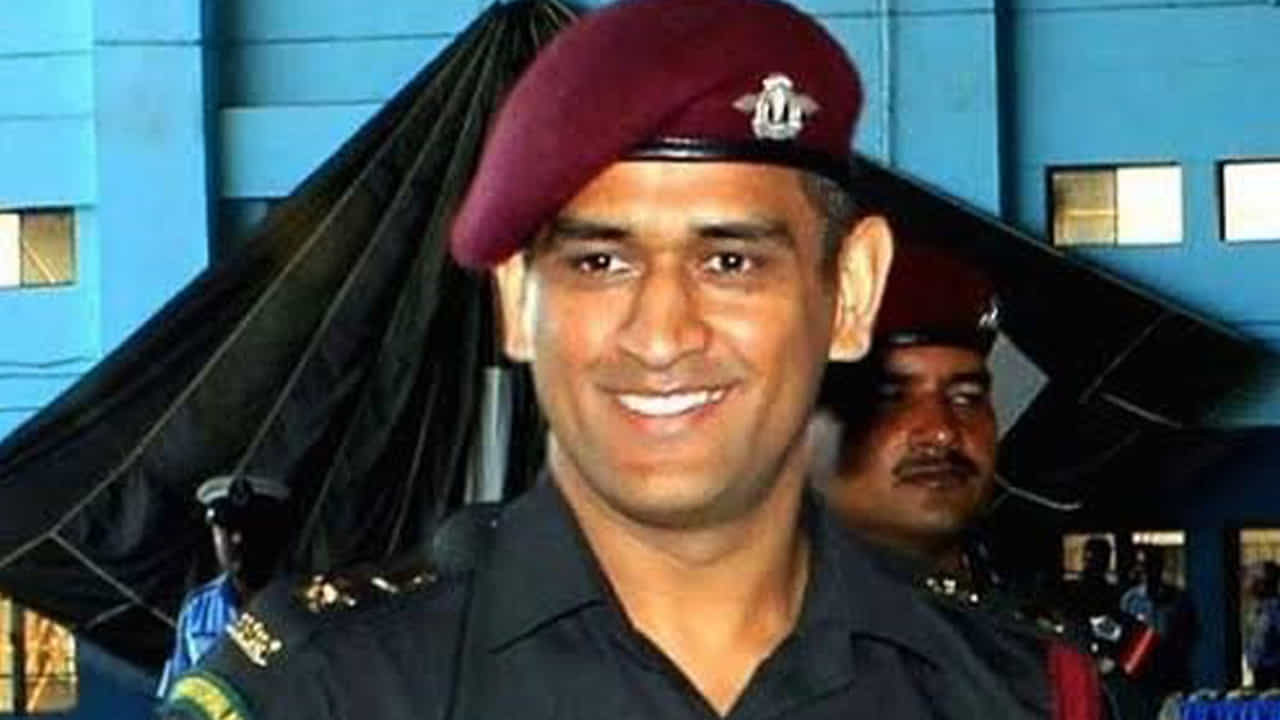 ಕ್ರಿಕೆಟ್ನಿಂದ ದೂರ ಉಳಿದ ಎಂ.ಎಸ್.ಧೋನಿ ಮುಂದೇನ್ಮಾಡ್ತಾರೆ? ಕ್ರಿಕೆಟ್ನಿಂದ ದೂರ ಉಳಿದ ಎಂ.ಎಸ್.ಧೋನಿ ಮುಂದೇನ್ಮಾಡ್ತಾರೆ?
