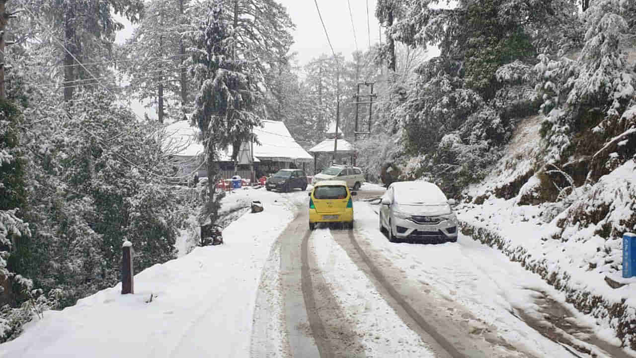 ಶಿಮ್ಲಾದಲ್ಲಿ ಹಿಮಮಳೆ, ವಾಹನ ಸವಾರರ ಪರದಾಟ