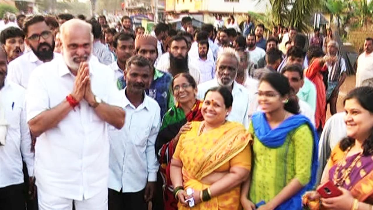 ಮೊದಲ ಖಾತೆ ತೆರೆದ ಬಿಜೆಪಿ: ಯಲ್ಲಾಪುರ ಹೆಬ್ಬಾರ್ಗೆ ಗೆಲುವು