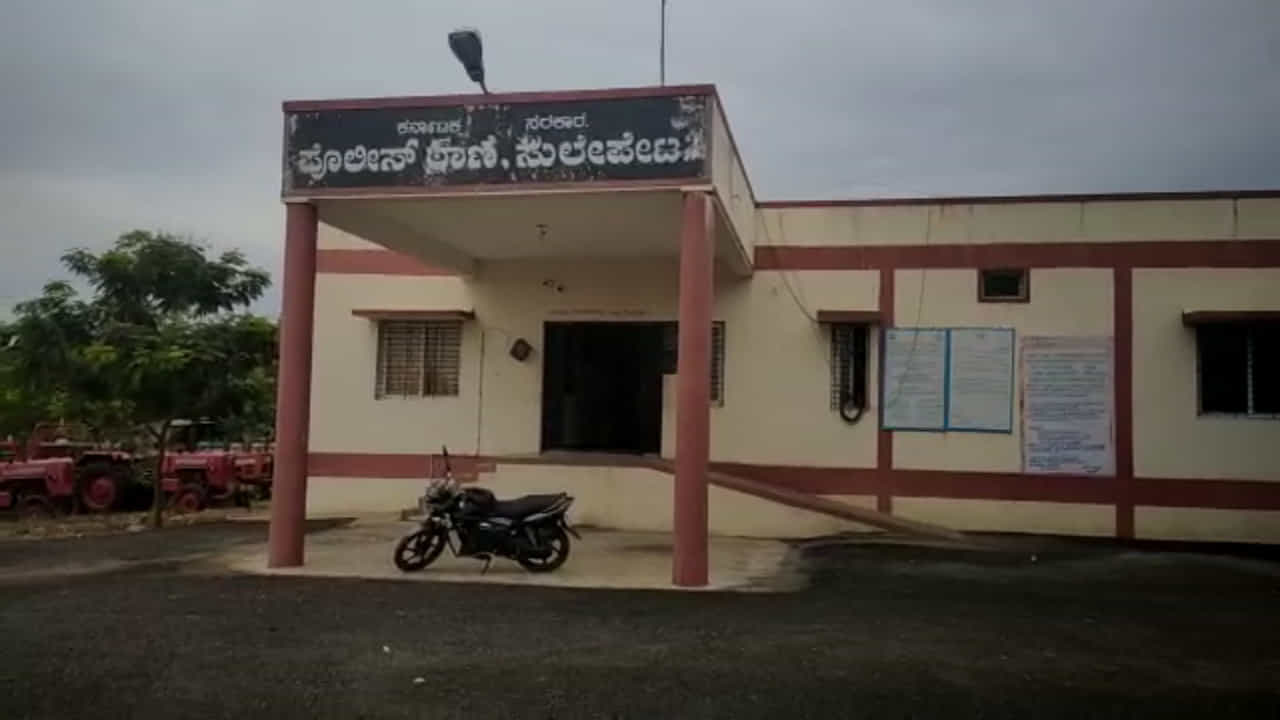 ಹೈದರಾಬಾದ್ ಆಯ್ತು, ರಾಜ್ಯದಲ್ಲೂ ಅಟ್ಟಹಾಸ ಮೆರೆದ ಕಾಮುಕರು ಹೈದರಾಬಾದ್ ಆಯ್ತು, ರಾಜ್ಯದಲ್ಲೂ ಅಟ್ಟಹಾಸ ಮೆರೆದ ಕಾಮುಕರು