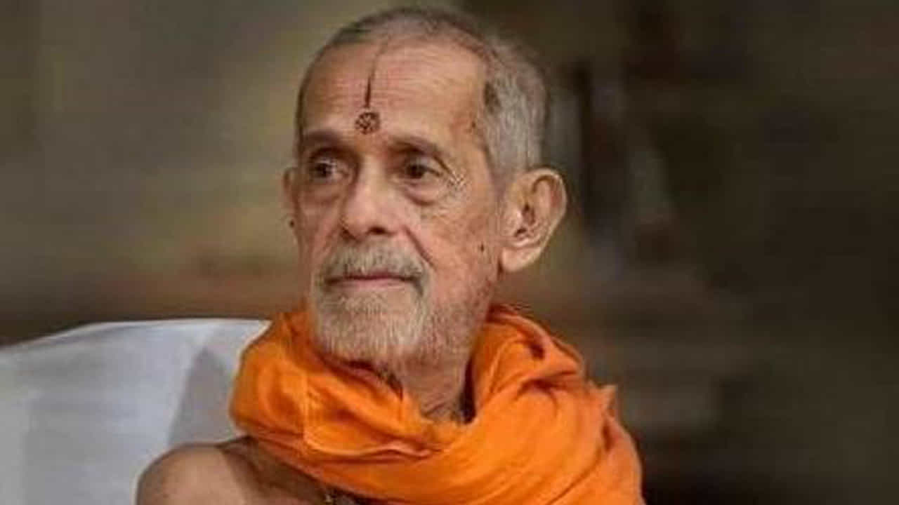 ಕೆಎಂಸಿ ಆಸ್ಪತ್ರೆಯಿಂದ ಮಠಕ್ಕೆ ಪೇಜಾವರ ಶ್ರೀಗಳು ಶಿಫ್ಟ್ ಕೆಎಂಸಿ ಆಸ್ಪತ್ರೆಯಿಂದ ಮಠಕ್ಕೆ ಪೇಜಾವರ ಶ್ರೀಗಳು ಶಿಫ್ಟ್