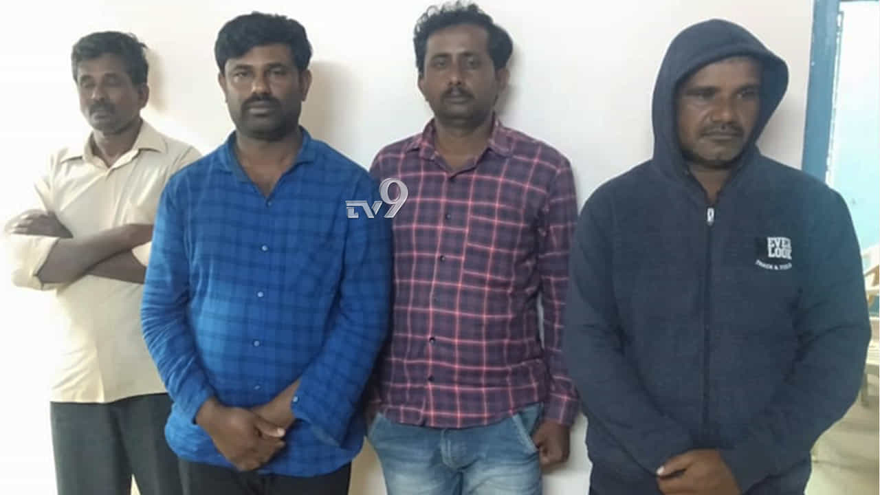ನಕಲಿ ದಾಖಲೆ ಸೃಷ್ಟಿಸಿ ಜಮೀನು ಮಾರಿದ್ದ ಆರೋಪಿಗಳು ಅಂದರ್ ನಕಲಿ ದಾಖಲೆ ಸೃಷ್ಟಿಸಿ ಜಮೀನು ಮಾರಿದ್ದ ಆರೋಪಿಗಳು ಅಂದರ್