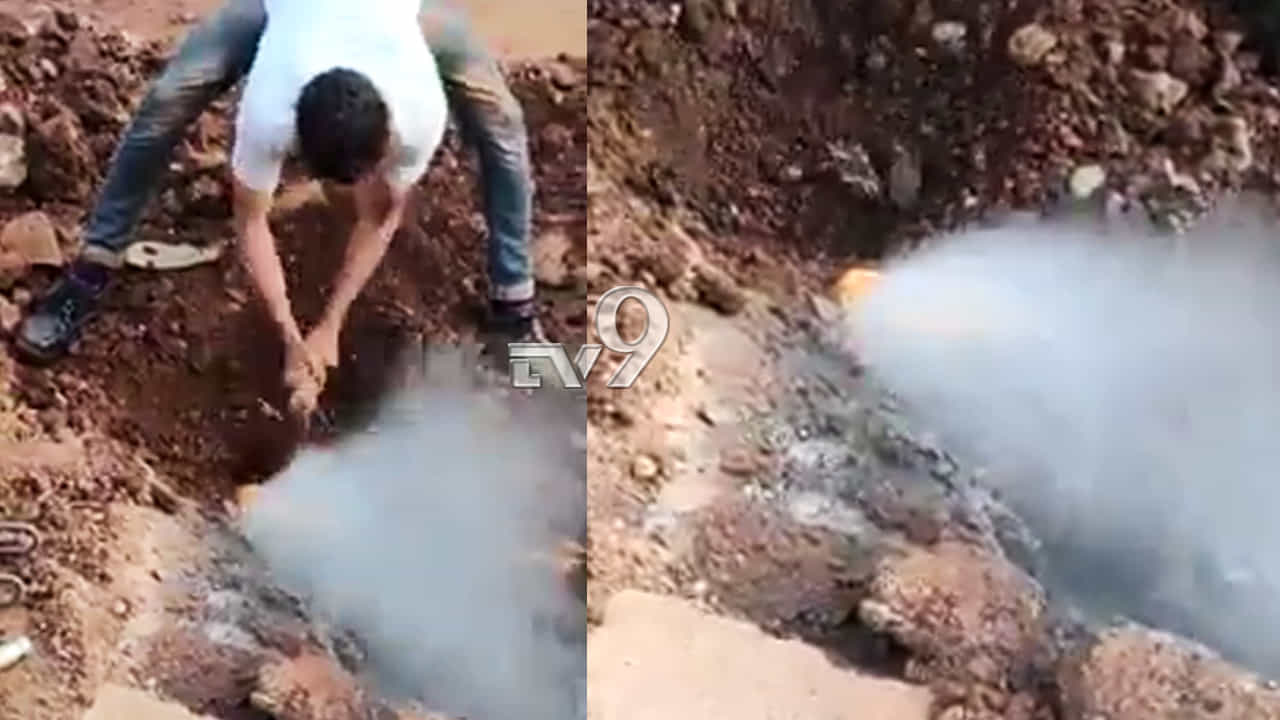 ಬೆಳಗಾವಿಯಲ್ಲಿ ಗ್ಯಾಸ್ ಪೈಪ್ ಲೈನ್ ಒಡೆದು ಅನಿಲ ಸೋರಿಕೆ ಬೆಳಗಾವಿಯಲ್ಲಿ ಗ್ಯಾಸ್ ಪೈಪ್ ಲೈನ್ ಒಡೆದು ಅನಿಲ ಸೋರಿಕೆ