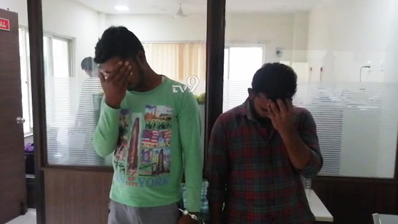 ಮತ್ತೆ ಲಿಫ್ಟ್ ಕೊಡೋದಾಗಿ ನಂಬಿಸಿ, ಆಂಧ್ರದಲ್ಲಿ ಗ್ಯಾಂಗ್ರೇಪ್ ಮತ್ತೆ ಲಿಫ್ಟ್ ಕೊಡೋದಾಗಿ ನಂಬಿಸಿ, ಆಂಧ್ರದಲ್ಲಿ ಗ್ಯಾಂಗ್ರೇಪ್