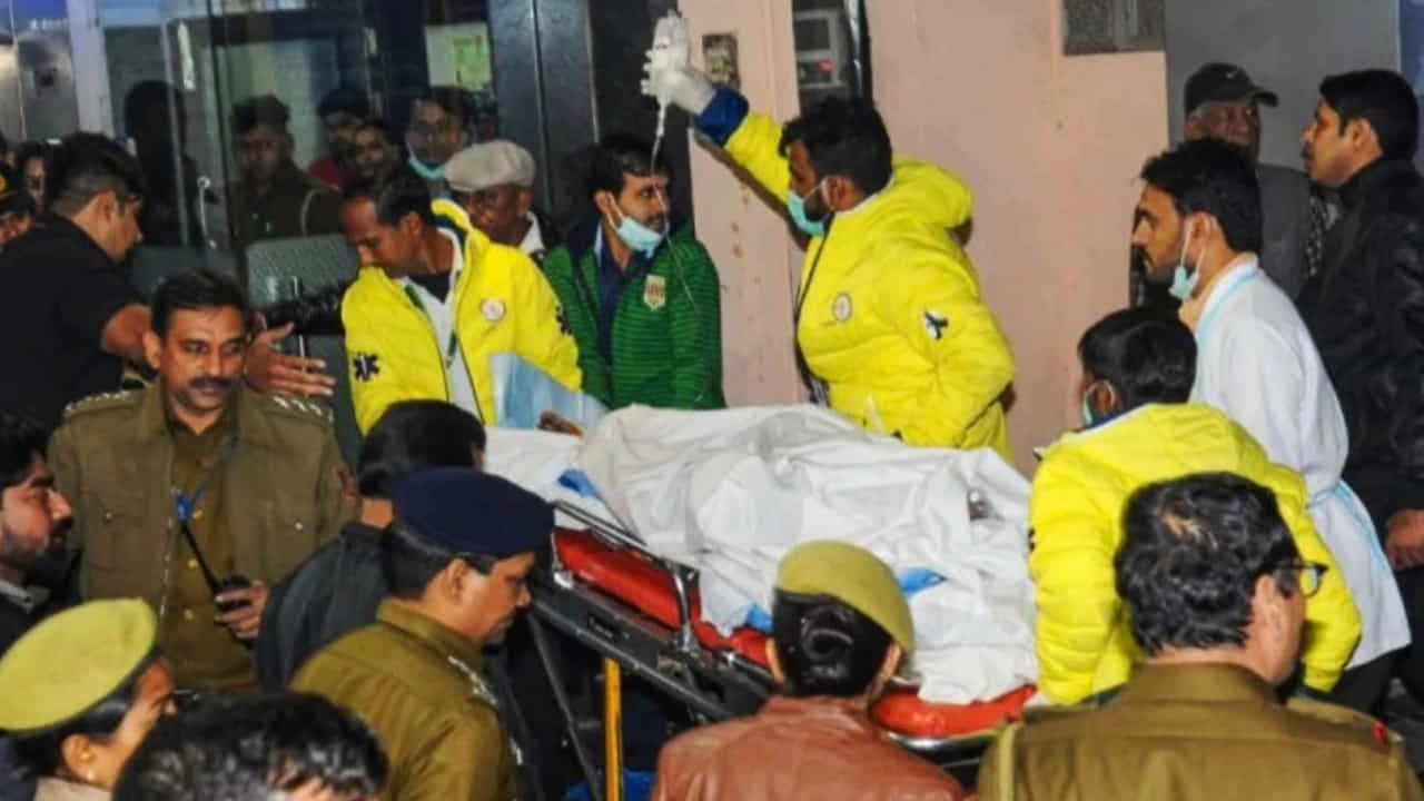ಗಂಭೀರವಾಗಿ ಗಾಯಗೊಂಡಿದ್ದ ಉನ್ನಾವೋ ಸಂತ್ರಸ್ತೆ ಇನ್ನಿಲ್ಲ ಗಂಭೀರವಾಗಿ ಗಾಯಗೊಂಡಿದ್ದ ಉನ್ನಾವೋ ಸಂತ್ರಸ್ತೆ ಇನ್ನಿಲ್ಲ