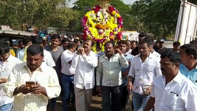 ದೇವರಿಗೆ ಪ್ರಥಮ ಪೂಜೆ ಸಲ್ಲಿಸುವ ವಿಚಾರಕ್ಕೆ ಬಿಜೆಪಿ-ಜೆಡಿಎಸ್ ಮುಖಂಡರ ಗಲಾಟೆ!
