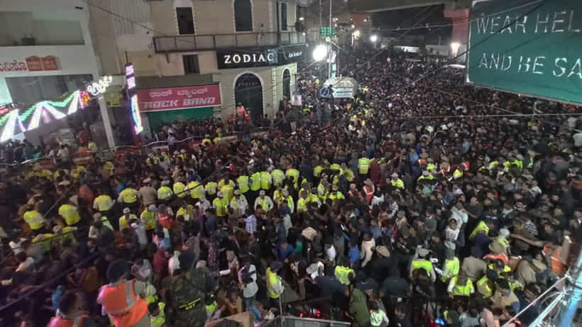 ಸಿಲಿಕಾನ್ ಸಿಟಿಯಲ್ಲಿ ಹೊಸ ವರ್ಷದ ಸಂಭ್ರಮದ ಮಧ್ಯೆ ಪೋಲಿಗಳ ಪುಂಡಾಟ!