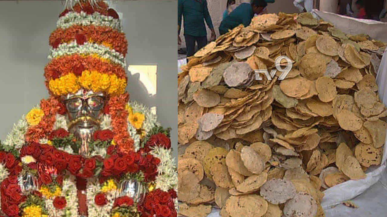 ಗ್ರಾಮೀಣ ಸೊಗಡಿನಲ್ಲೇ ಯಲ್ಲಾಲಿಂಗನ ಆರಾಧನೆ: ಜಾತ್ರೆಯಲ್ಲಿ ಖಡಕ್ ರೊಟ್ಟಿಯ ಕಮಾಲ್ ಗ್ರಾಮೀಣ ಸೊಗಡಿನಲ್ಲೇ ಯಲ್ಲಾಲಿಂಗನ ಆರಾಧನೆ: ಜಾತ್ರೆಯಲ್ಲಿ ಖಡಕ್ ರೊಟ್ಟಿಯ ಕಮಾಲ್