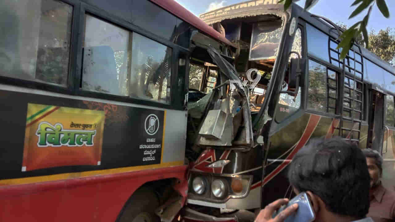 ಅತಿವೇಗ: KSRTC-ಖಾಸಗಿ ಬಸ್​ ನಡುವೆ ಡಿಕ್ಕಿ, 10 ಜನರ ಸ್ಥಿತಿ ಗಂಭೀರ