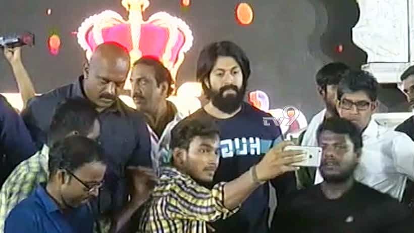 ವಿಶ್ವ ದಾಖಲೆ ಬರೆದ ಯಶ್ ಬರ್ತ್ಡೇ ಕೇಕ್: ಅಭಿಮಾನಿಗಳಿಗೆ ಭರ್ಜರಿ ಬಾಡೂಟ