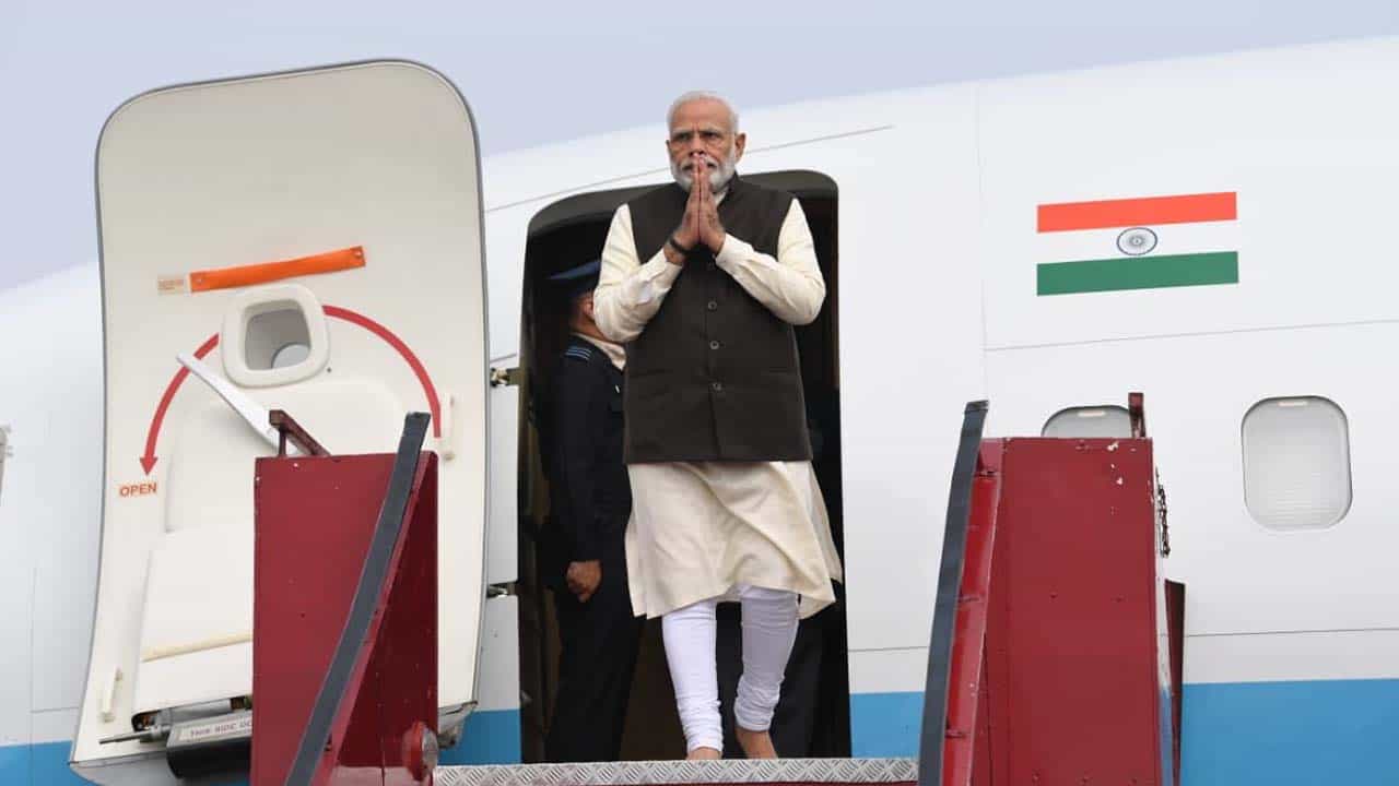ಇಂದು ಕಲ್ಪತರು ನಾಡಿನಲ್ಲಿ ತ್ರಿವಿಧ ದಾಸೋಹಿ ಗದ್ದುಗೆ ದರ್ಶನ ಪಡೆಯಲಿರೋ ಮೋದಿ ಇಂದು ಕಲ್ಪತರು ನಾಡಿನಲ್ಲಿ ತ್ರಿವಿಧ ದಾಸೋಹಿ ಗದ್ದುಗೆ ದರ್ಶನ ಪಡೆಯಲಿರೋ ಮೋದಿ