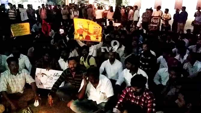 ಜೆಎನ್​ಯು ಘಟನೆ ಖಂಡಿಸಿ ಮೈಸೂರಿನಲ್ಲಿ ಮೊಳಗಿತು ಪ್ರತಿಭಟನೆ ಕೂಗು