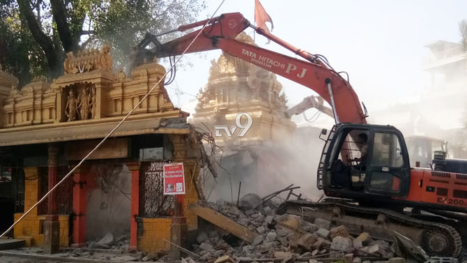 ಗಾಂಧೀಜಿಯನ್ನೇ ಬಿಟ್ಟಿಲ್ಲ, ಇನ್ನು ನೀವ್ಯಾವ ಲೆಕ್ಕ? ಹಿಂದೂ ಮಹಾಸಭಾ ಮುಖಂಡ ಧರ್ಮೇಂದ್ರ ವಿವಾದಾತ್ಮಕ ಹೇಳಿಕೆ ಗಾಂಧೀಜಿಯನ್ನೇ ಬಿಟ್ಟಿಲ್ಲ, ಇನ್ನು ನೀವ್ಯಾವ ಲೆಕ್ಕ? ಹಿಂದೂ ಮಹಾಸಭಾ ಮುಖಂಡ ಧರ್ಮೇಂದ್ರ ವಿವಾದಾತ್ಮಕ ಹೇಳಿಕೆ