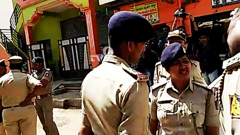 ಪತ್ನಿ ಹತ್ಯೆ, ಪತಿಗೆ ಪ್ಯಾರಲಿಸಿಸ್, ಮನೆಯಲ್ಲಿ ಮತ್ತೂ ಒಂದು ಶವ: ಕೊಂದವರು ಯಾರು?