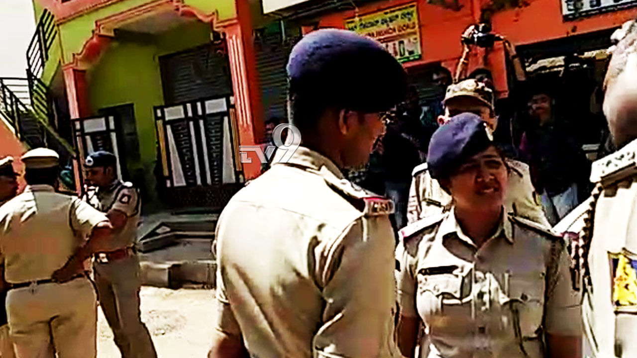 ಪತ್ನಿ ಹತ್ಯೆ, ಪತಿಗೆ ಪ್ಯಾರಲಿಸಿಸ್, ಮನೆಯಲ್ಲಿ ಮತ್ತೂ ಒಂದು ಶವ: ಕೊಂದವರು ಯಾರು?
