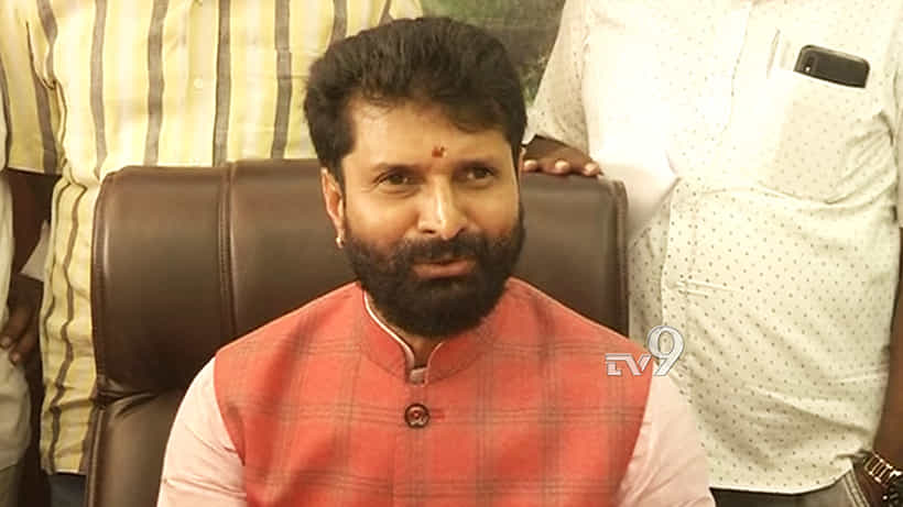 ಟ್ರಂಪ್ ಹೋಗುತ್ತಾ ಇದ್ದರೆ ಡ್ಯಾಶ್ ಡ್ಯಾಶ್ ಡ್ಯಾಶ್ ಬೊಗಳುತ್ತವಂತೆ!