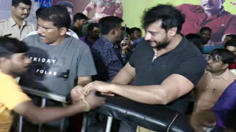 ದರ್ಶನ್ ಬರ್ತ್ಡೆ: ಅಭಿಮಾನಿಗಳ ವಿರುದ್ಧ ಸಾರ್ವಜನಿಕರ ಆಕ್ರೋಶ