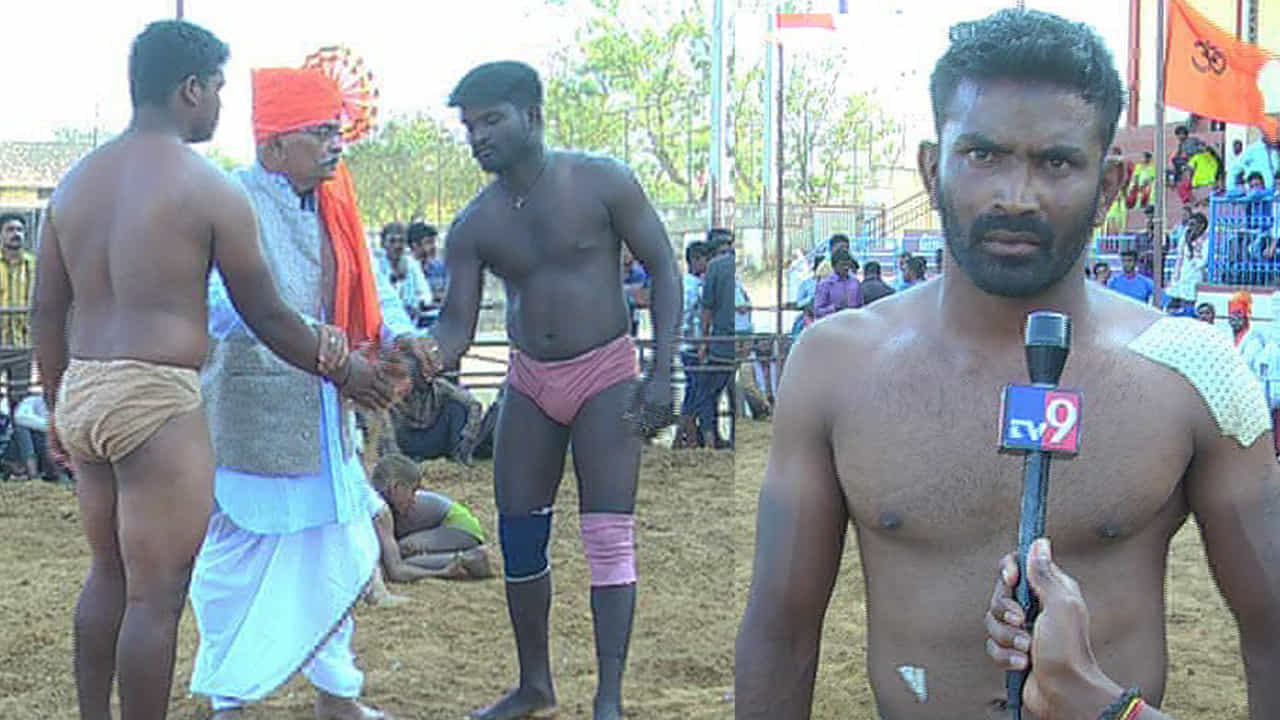 ಜಾನಪದ ಜಾತ್ರೆಯಲ್ಲಿ ಕಿಕ್ಕೇರಿಸೋ ದಂಗಲ್, ಗೆದ್ದು ಬೀಗಿದ ಕುಸ್ತಿಪಟುಗಳು! ಜಾನಪದ ಜಾತ್ರೆಯಲ್ಲಿ ಕಿಕ್ಕೇರಿಸೋ ದಂಗಲ್, ಗೆದ್ದು ಬೀಗಿದ ಕುಸ್ತಿಪಟುಗಳು!