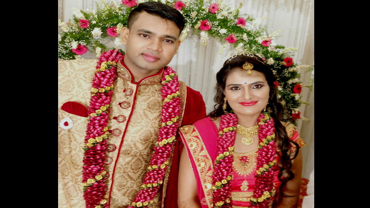 ವರದಕ್ಷಿಣೆ: ತಾಯಿ ಮನೆಯಲ್ಲಿ ಗಾಯಕಿ ಸುಶ್ಮಿತಾ ಆತ್ಮಹತ್ಯೆ, ಗಂಡ ಅಬ್ಸ್ಕಾಂಡ್ ವರದಕ್ಷಿಣೆ: ತಾಯಿ ಮನೆಯಲ್ಲಿ ಗಾಯಕಿ ಸುಶ್ಮಿತಾ ಆತ್ಮಹತ್ಯೆ, ಗಂಡ ಅಬ್ಸ್ಕಾಂಡ್