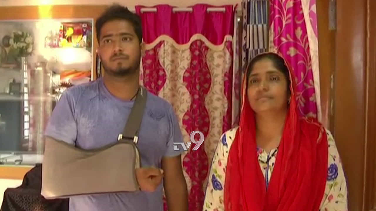 ಡಾಕ್ಟರ್ ಎಡವಟ್ಟು: ಯುವಕ ಬರ್ಬಾದ್, ನೊಂದ ಕುಟುಂಬಕ್ಕೆ ವೈದ್ಯನ ಧಮ್ಕಿ ಡಾಕ್ಟರ್ ಎಡವಟ್ಟು: ಯುವಕ ಬರ್ಬಾದ್, ನೊಂದ ಕುಟುಂಬಕ್ಕೆ ವೈದ್ಯನ ಧಮ್ಕಿ