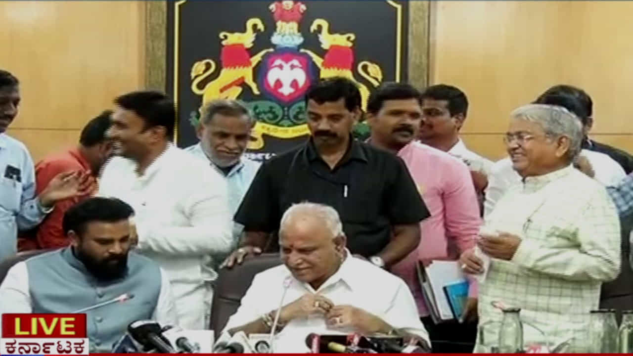 ನಾಳೆಯಿಂದ ಇಡೀ ವಾರ ಇಡೀ ಕರ್ನಾಟಕ ಬಂದ್: ಸಿಎಂ ಯಡಿಯೂರಪ್ಪ ಕಟ್ಟಾಜ್ಞೆ ನಾಳೆಯಿಂದ ಇಡೀ ವಾರ ಇಡೀ ಕರ್ನಾಟಕ ಬಂದ್: ಸಿಎಂ ಯಡಿಯೂರಪ್ಪ ಕಟ್ಟಾಜ್ಞೆ
