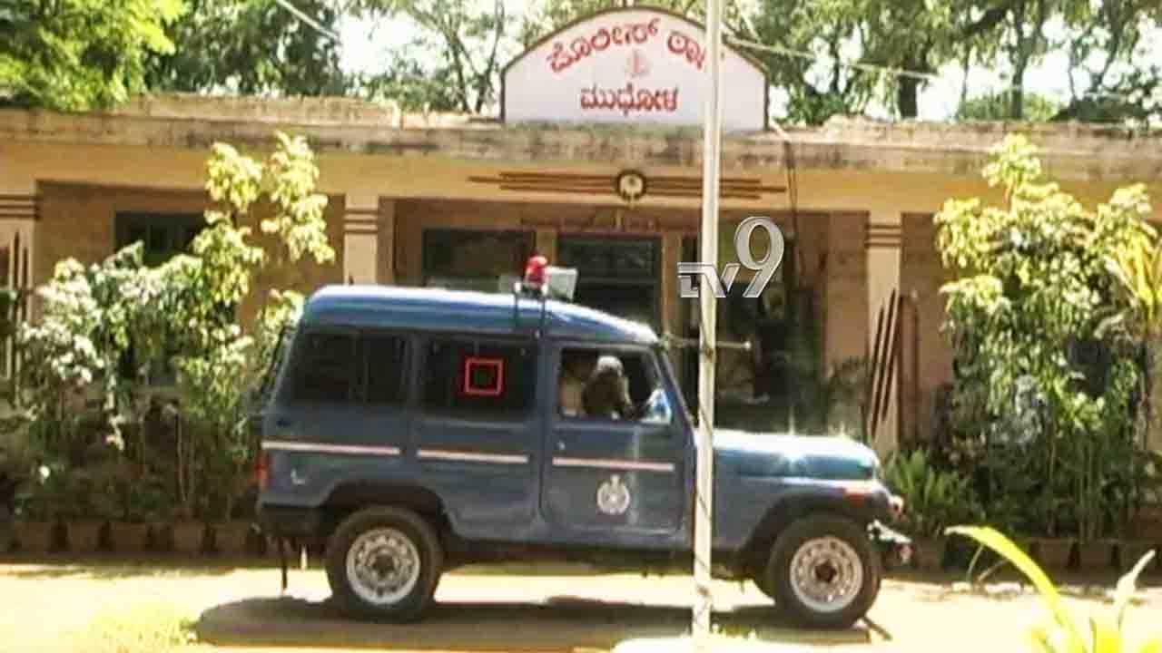 ನಿಟ್ಟುಸಿರು ಬಿಟ್ಟ ಬಾಗಲಕೋಟೆ ಖಾಕಿ ಪಡೆ, ಕ್ವಾರಂಟೈನ್ನಲ್ಲಿದ್ದ ಸಿಬ್ಬಂದಿ ಮರಳಿ ಕರ್ತವ್ಯಕ್ಕೆ ನಿಟ್ಟುಸಿರು ಬಿಟ್ಟ ಬಾಗಲಕೋಟೆ ಖಾಕಿ ಪಡೆ, ಕ್ವಾರಂಟೈನ್ನಲ್ಲಿದ್ದ ಸಿಬ್ಬಂದಿ ಮರಳಿ ಕರ್ತವ್ಯಕ್ಕೆ