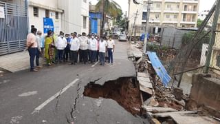 ಖುದ್ದು ಸ್ನೇಹಿತರಿಗೆ ಹೇರ್ ಕಟ್​ ಮಾಡಿ ಕೃತಾರ್ಥನಾದ ಬಾಲಕ, ಕ್ಯಾಮೆರಾದಲ್ಲಿ ಸೆರೆ!