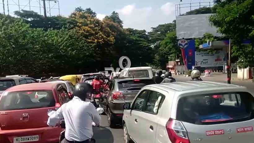 ಕೊರೊನಾ ಲಾಕ್ಡೌನ್ 2.O ಮಧ್ಯೆಯೇ ಬೆಂಗಳೂರಿನಲ್ಲಿ ಟ್ರಾಫಿಕ್ ಜಾಮ್
