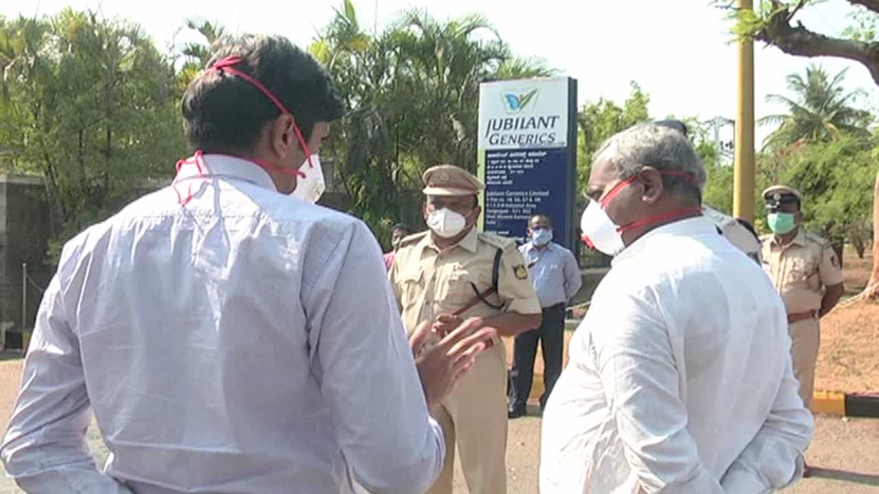 ನಂಜನಗೂಡಿನ ಜ್ಯುಬಿಲಿಯಂಟ್ ‘ಕೊರೊನಾ ಕಾರ್ಖಾನೆ’ ಮತ್ತೆ 3 ಮಂದಿಗೆ ಸೋಂಕು ನಂಜನಗೂಡಿನ ಜ್ಯುಬಿಲಿಯಂಟ್ ‘ಕೊರೊನಾ ಕಾರ್ಖಾನೆ’ ಮತ್ತೆ 3 ಮಂದಿಗೆ ಸೋಂಕು