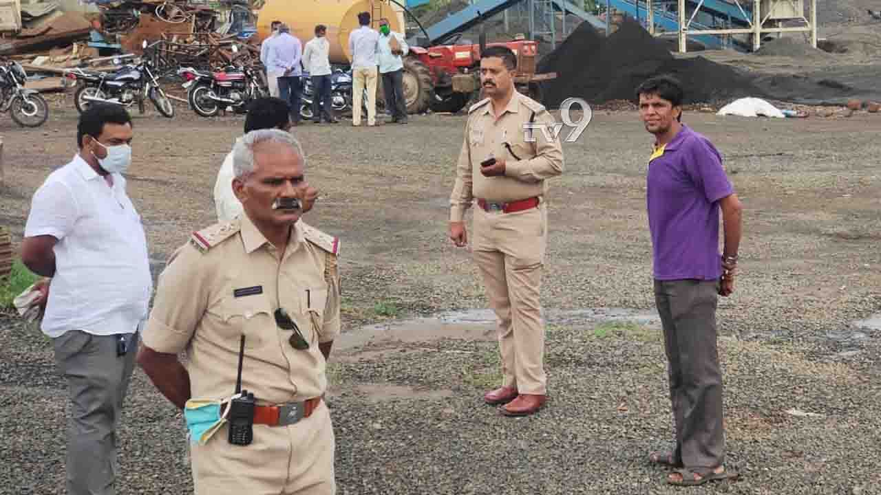 ಸ್ಫೋಟಗೊಂಡ ಕಲ್ಲು ತಗುಲಿ ತಂದೆ ಜತೆ ತೆರಳಿದ್ದ ಬಾಲಕ ಸ್ಥಳದಲ್ಲೇ ದುರ್ಮರಣ