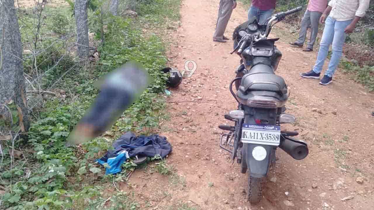 ಬೆಳಗ್ಗೆ ಯುವತಿ ಮೇಲೆ ಹಲ್ಲೆ, ಮಧ್ಯಾಹ್ನ ವಿಷ ಸೇವಿಸಿ ಆತ್ಮಹತ್ಯೆ! ಬೆಳಗ್ಗೆ ಯುವತಿ ಮೇಲೆ ಹಲ್ಲೆ, ಮಧ್ಯಾಹ್ನ ವಿಷ ಸೇವಿಸಿ ಆತ್ಮಹತ್ಯೆ!