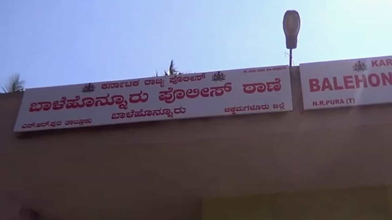 ಲಾಕ್ಡೌನ್ ಪರಿಣಾಮ! ರಂಜಾನ್ ಹಬ್ಬಕ್ಕೆ ಬಟ್ಟೆ ಕೊಡಿಸ್ಲಿಲ್ಲ ಅಂತಾ ಪತ್ನಿ ಆತ್ಮಹತ್ಯೆ ಲಾಕ್ಡೌನ್ ಪರಿಣಾಮ! ರಂಜಾನ್ ಹಬ್ಬಕ್ಕೆ ಬಟ್ಟೆ ಕೊಡಿಸ್ಲಿಲ್ಲ ಅಂತಾ ಪತ್ನಿ ಆತ್ಮಹತ್ಯೆ